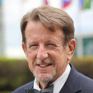 Bruce Knotts